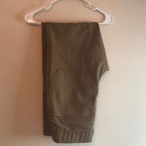 Bundle 2 under armour pants NWT